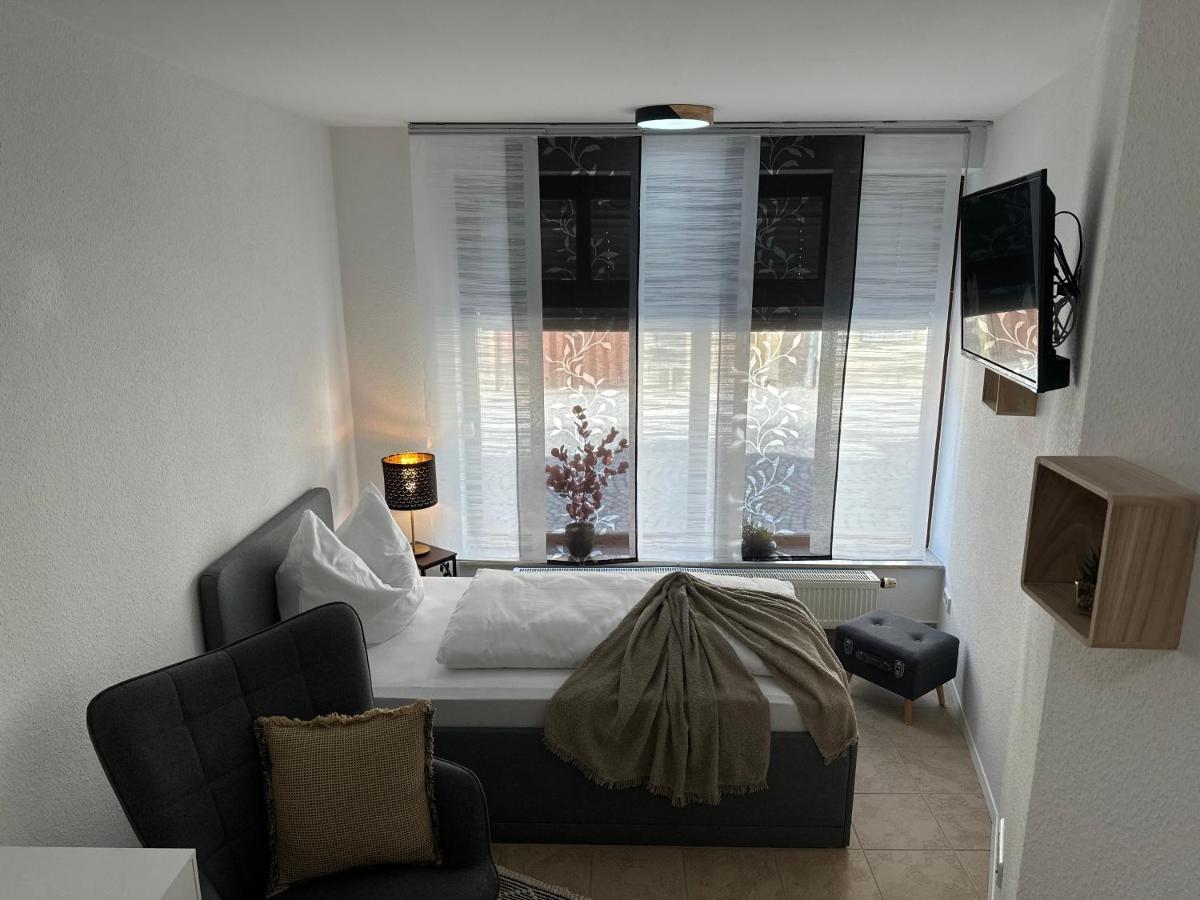 Naumburger Charme "Goldener Steiger" Apartment เนาม์บวร์ก ภายนอก รูปภาพ