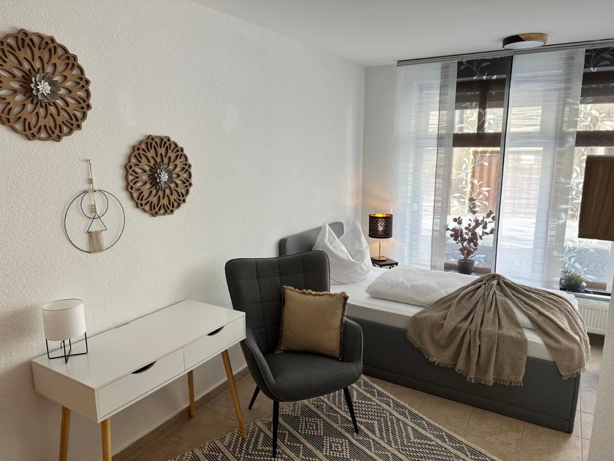 Naumburger Charme "Goldener Steiger" Apartment เนาม์บวร์ก ภายนอก รูปภาพ