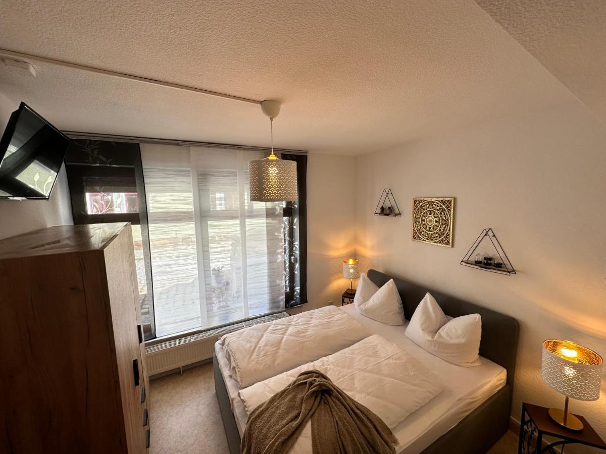 Naumburger Charme "Goldener Steiger" Apartment เนาม์บวร์ก ภายนอก รูปภาพ