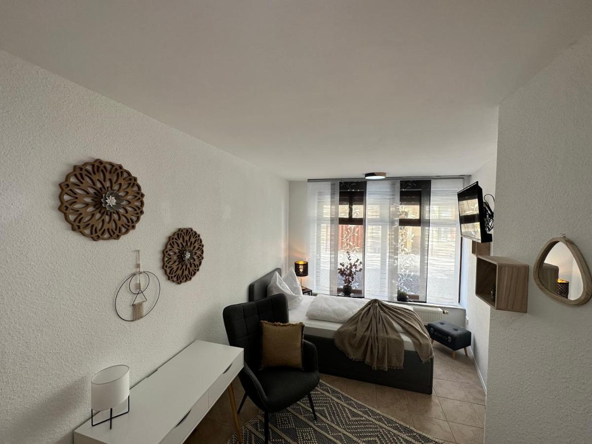 Naumburger Charme "Goldener Steiger" Apartment เนาม์บวร์ก ภายนอก รูปภาพ