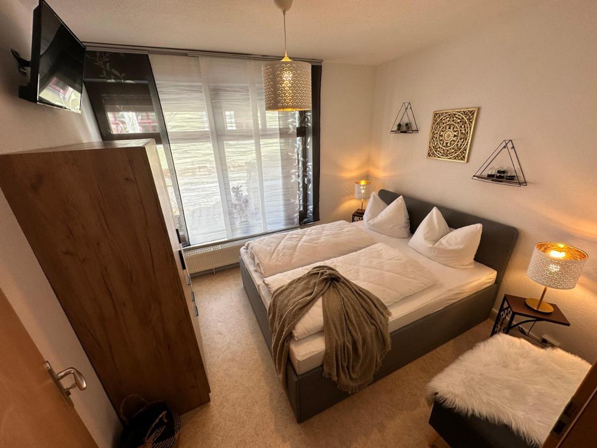 Naumburger Charme "Goldener Steiger" Apartment เนาม์บวร์ก ภายนอก รูปภาพ